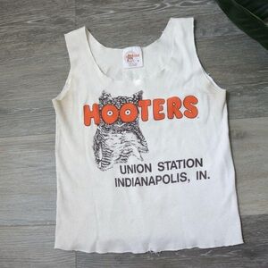 Vintage Hooters tank top